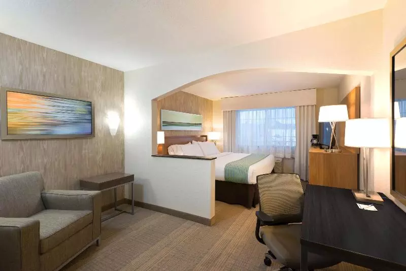 سوئیت برای معلولان, Holiday Inn Express Hotel & Suites Fraser Winter Park Area, An Ihg