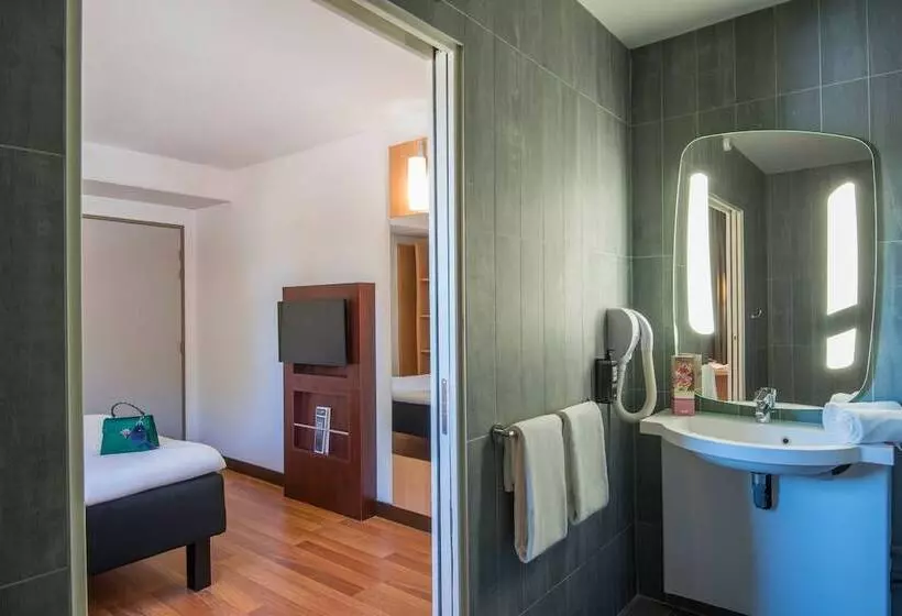 ダブルベッドスタンダードルーム, Ibis Manosque Cadarache