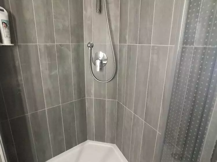 ダブルベッドスタンダードルーム, Ibis Manosque Cadarache