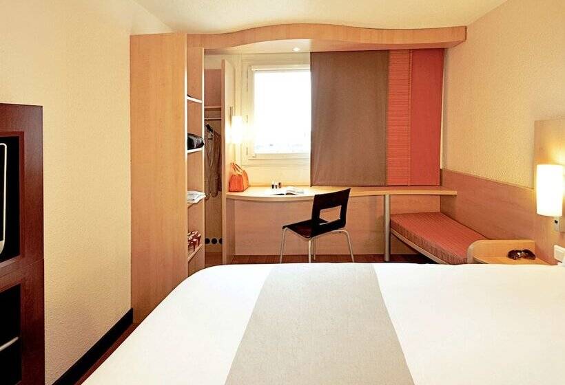 스탠다드 룸 더블 침대, Ibis Manosque Cadarache