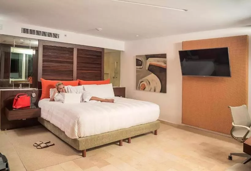 レイクビュースタンダードルーム, Presidente Intercontinental Cancun Resort