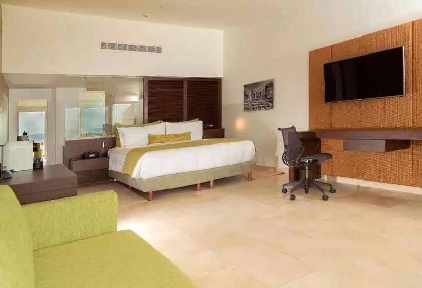 キングサイズベッドのスイートルーム, Presidente Intercontinental Cancun Resort