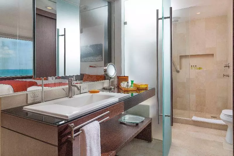 オーシャンビュークラシックルーム, Presidente Intercontinental Cancun Resort