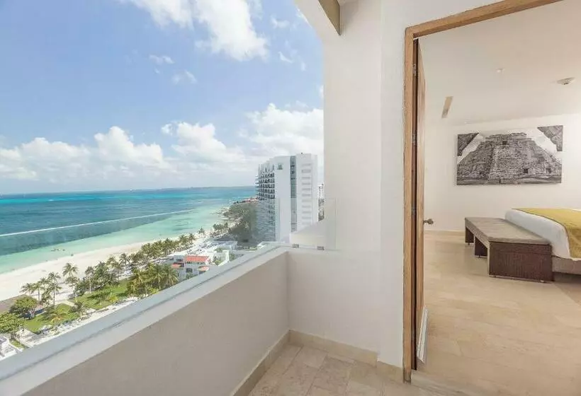 キングサイズベッドのスイートルーム, Presidente Intercontinental Cancun Resort