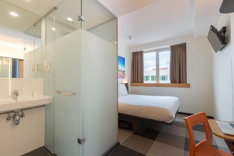 Номер Клуб, Renaissance Phoenix Downtown