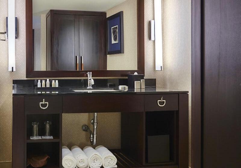 Люкс Кровать Кинг, Renaissance Phoenix Downtown