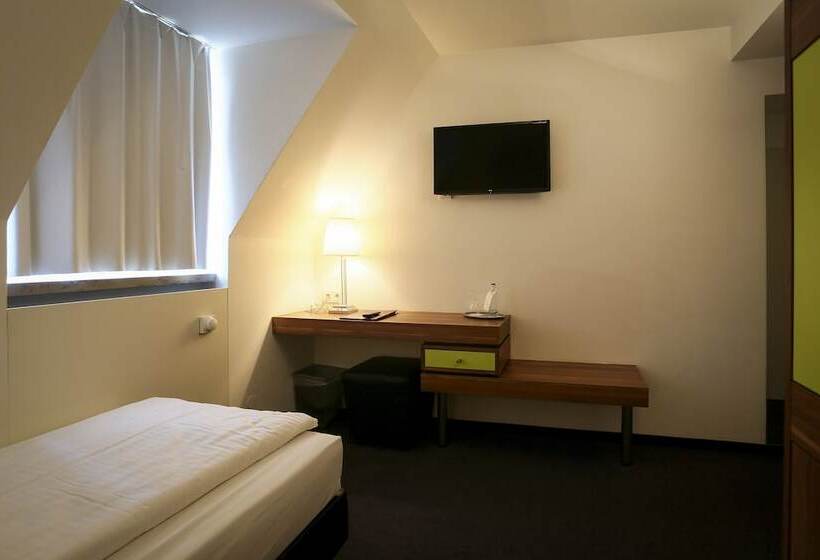 이코노미 싱글 룸, Schempp