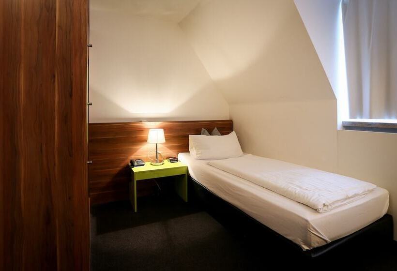 이코노미 싱글 룸, Schempp