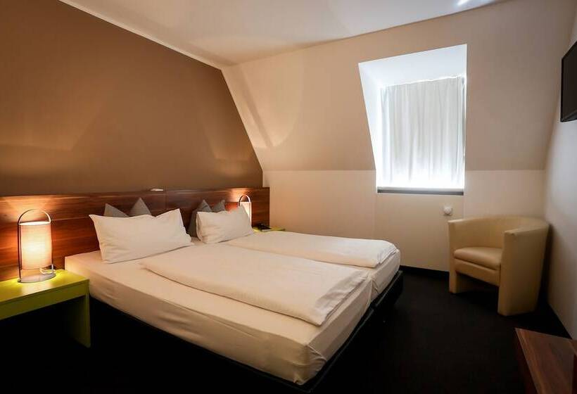 이코노미 룸, Schempp