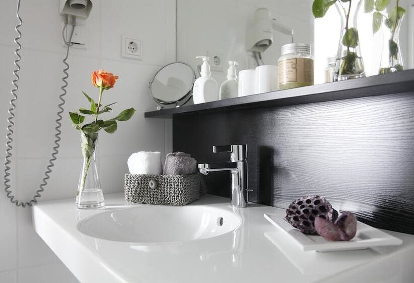 컴포트 룸, Schempp