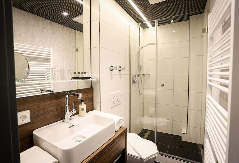 수피리어 싱글 룸, Schempp