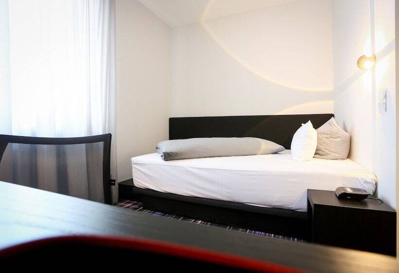 수피리어 싱글 룸, Schempp