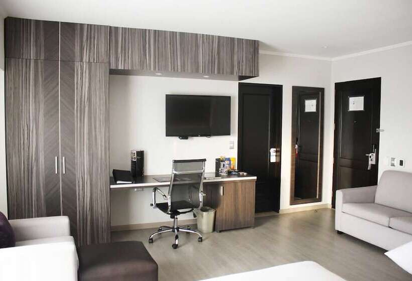 Полулюкс, Sol De Oro Hotel & Suites