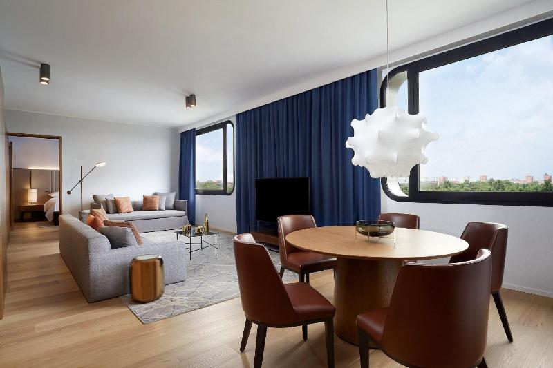 Полулюкс, Sol De Oro Hotel & Suites