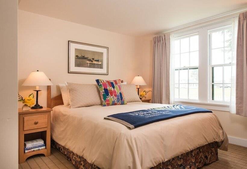 Номер Стандарт, The Dunes On The Waterfront