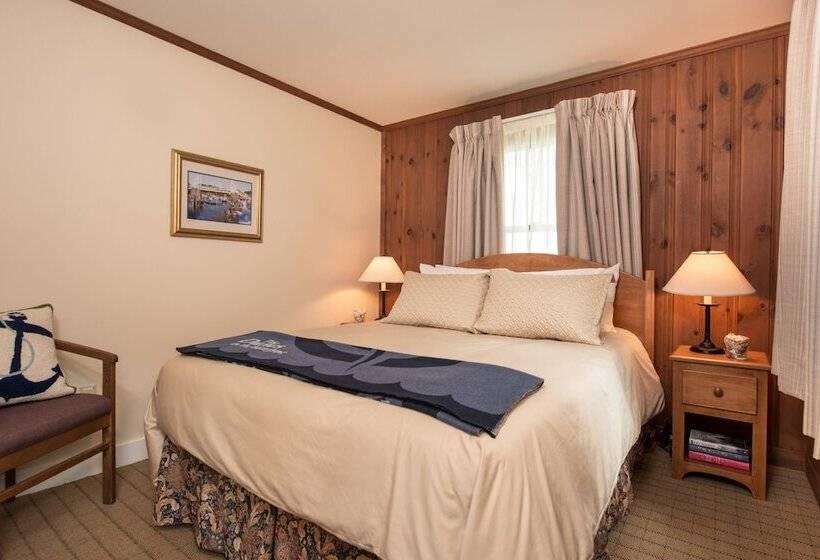 Номер Стандарт, The Dunes On The Waterfront