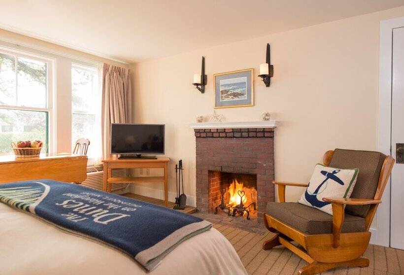 Номер Стандарт, The Dunes On The Waterfront