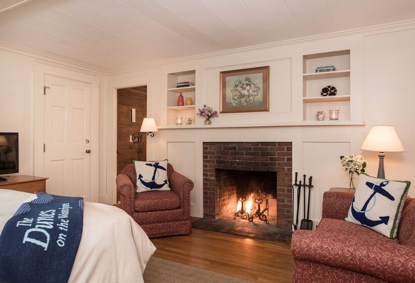 Номер Стандарт, The Dunes On The Waterfront