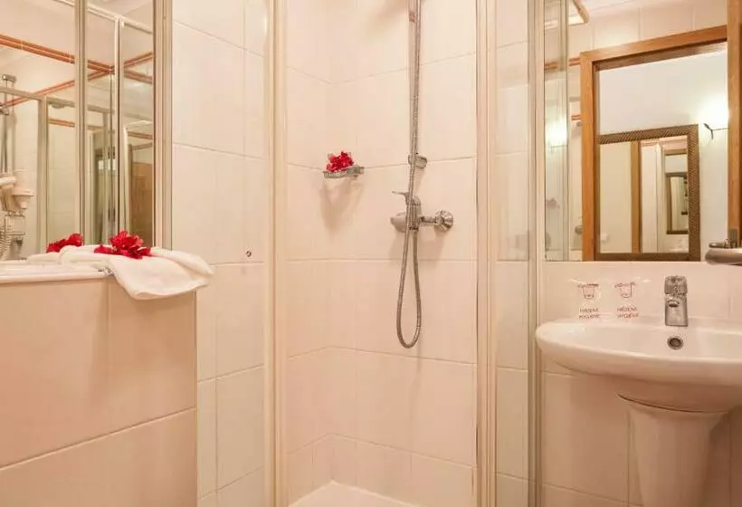 استودیوی استاندارد, Pestana Palm Gardens