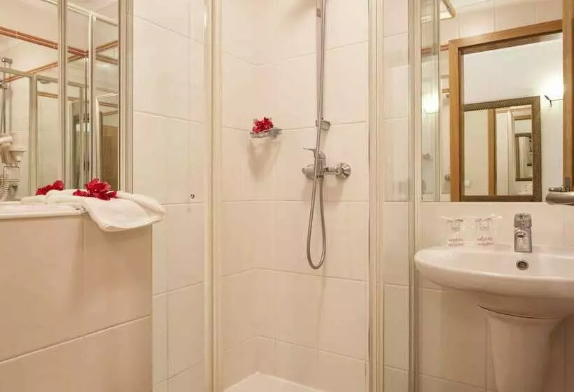 استودیوی استاندارد, Pestana Palm Gardens