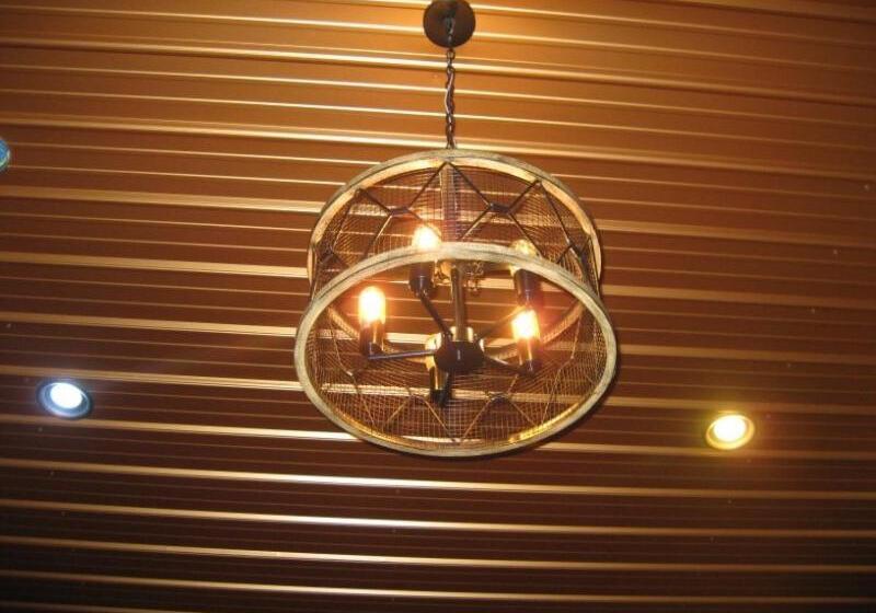 キングサイズベッドのスタンダードルーム, Big Horse Inn And Suites