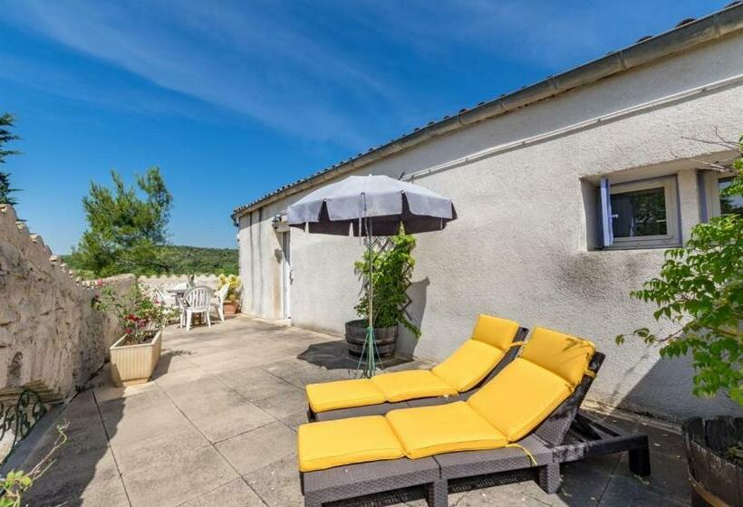 غرفة عائلية, Auberge De Saugras