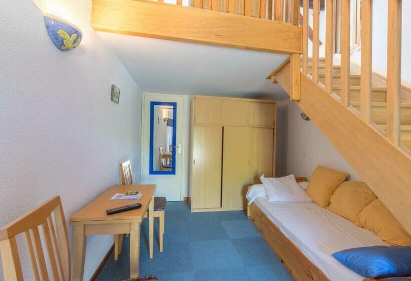 غرفة عائلية, Auberge De Saugras