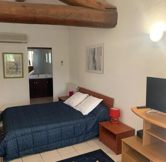テラス付スイート, Auberge De Saugras