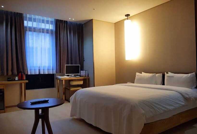 デラックスルーム, Idun