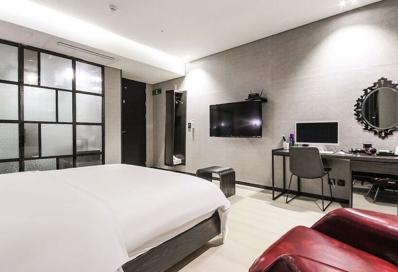 プレミアムルーム, Idun