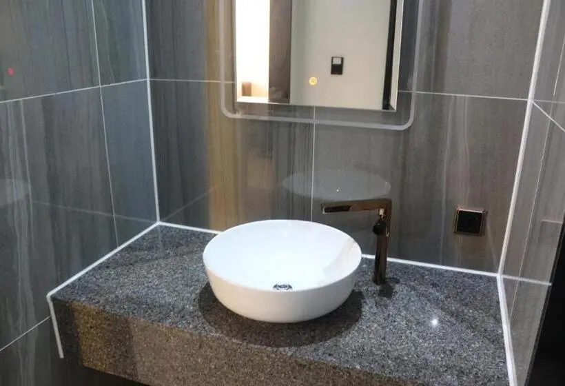 Cameră Standard, Idun