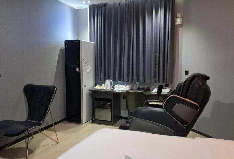 プレミアムルーム, Idun