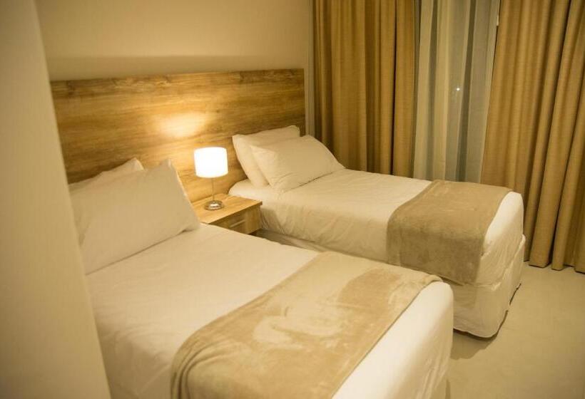 غرفة قياسية, Navarro Plaza