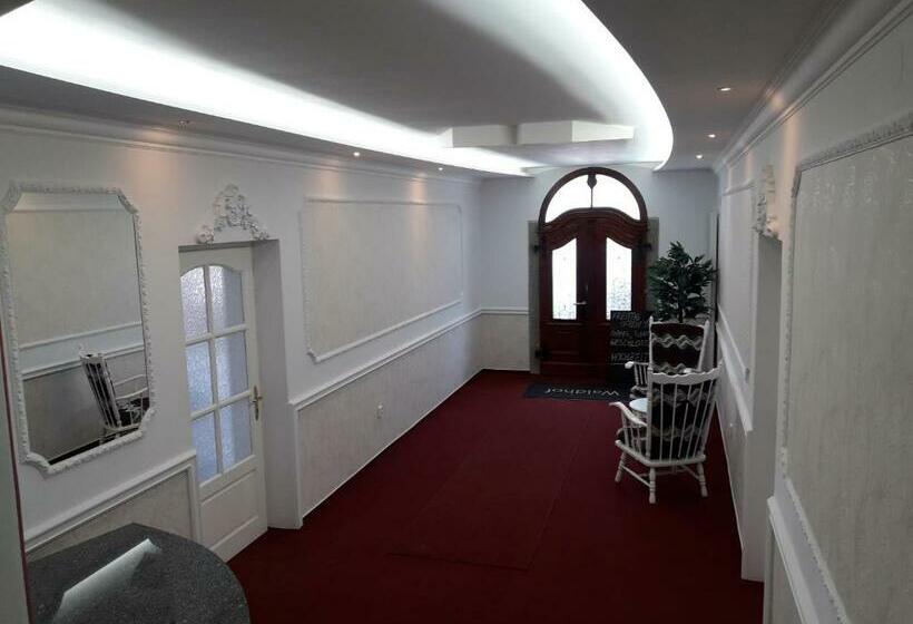 חדר דלוקס, Waldhof