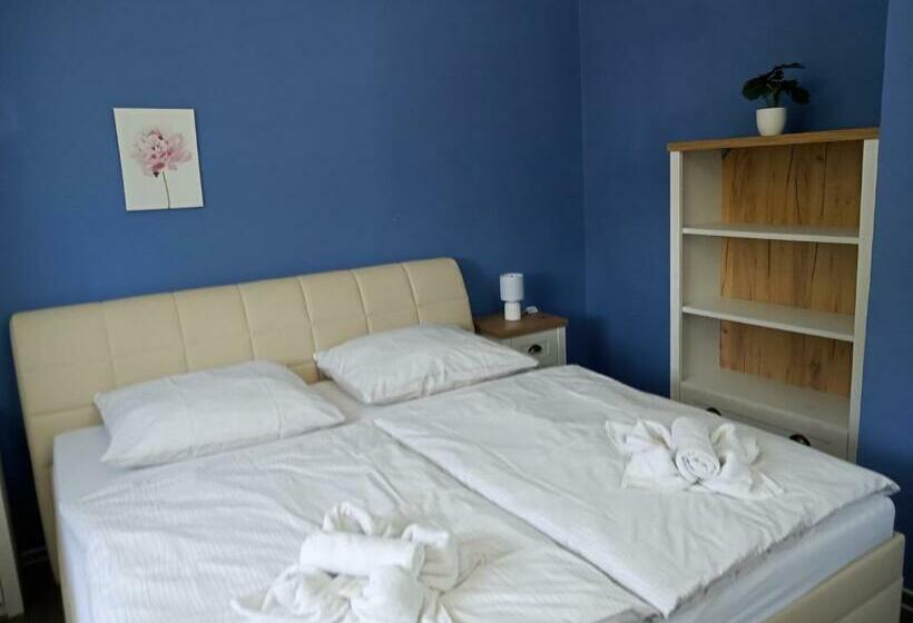 חדר דלוקס, Waldhof