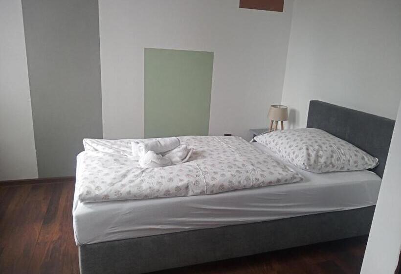 חדר סטנדרט יחיד, Waldhof