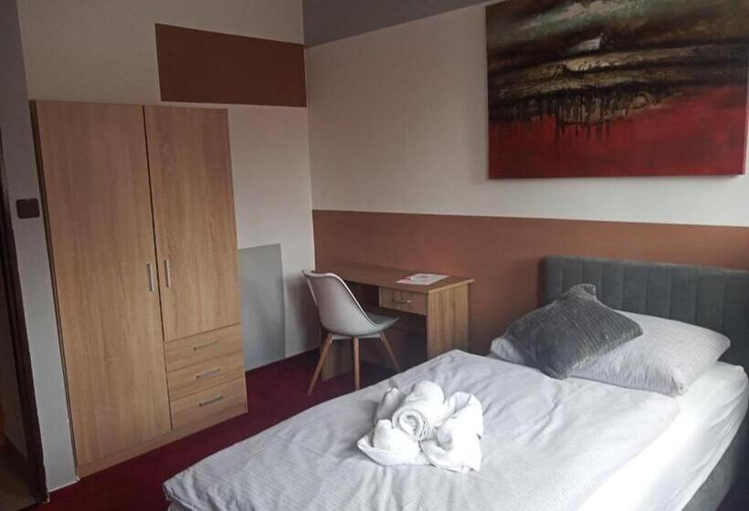 חדר סטנדרט יחיד, Waldhof