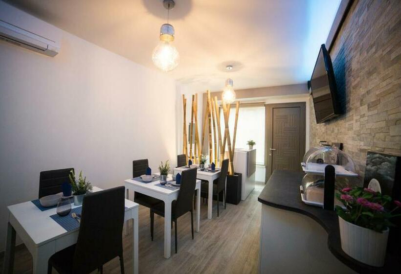 דירת חדר, La Seconda Luna