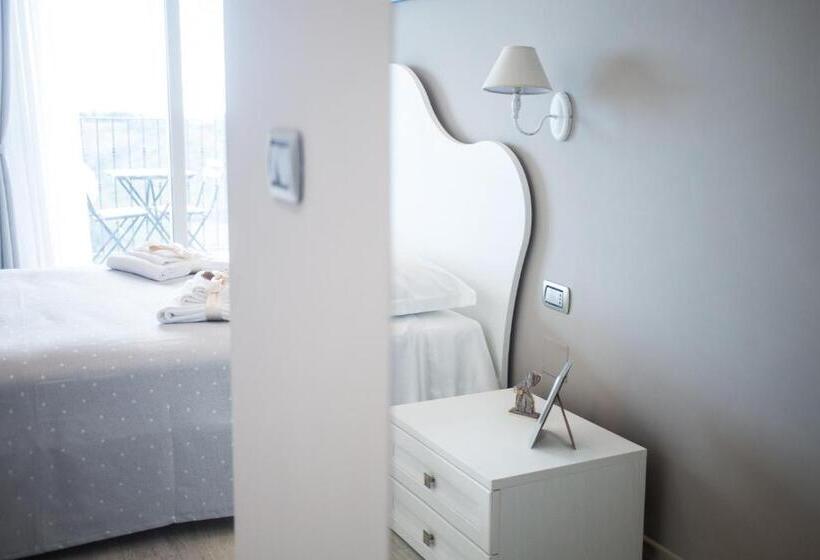 شقة غرفة واحدة, La Seconda Luna