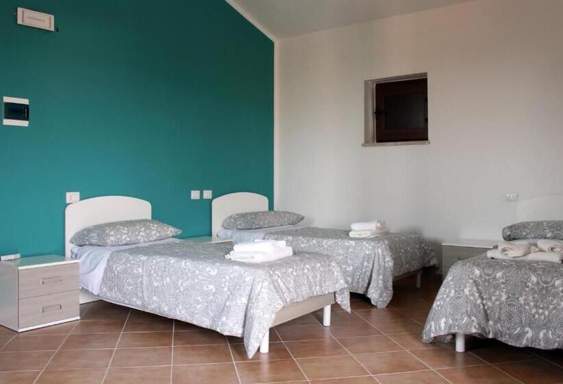 חדר סטנדרט לשלושה, Albergo Diffuso Di Campolattaro