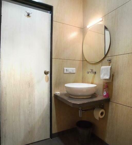 غرفة ديلوكس, Atithi Inn