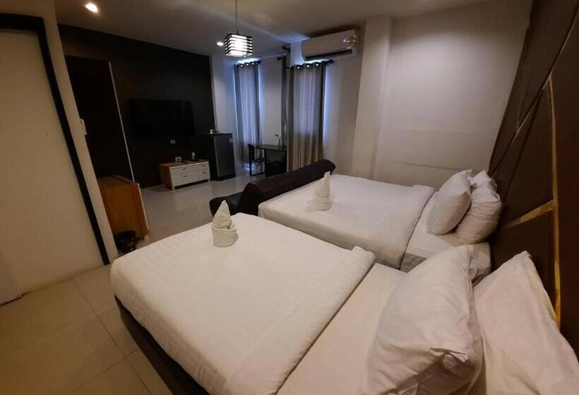 غرفة ديلوكس ثلاثية, Debua Mahasarakham