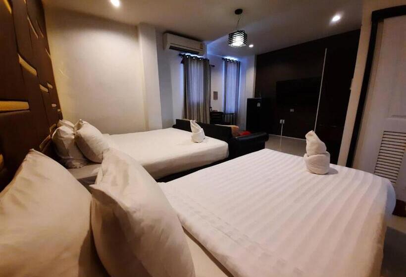 غرفة ديلوكس ثلاثية, Debua Mahasarakham