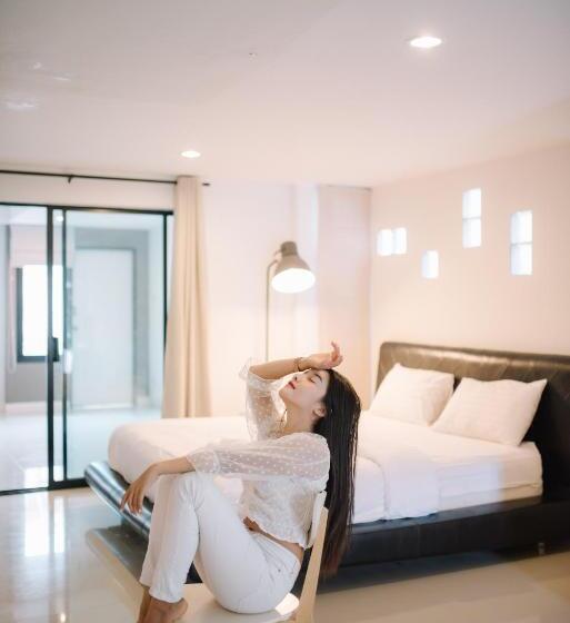 جناح جونيور عائلى, Debua Mahasarakham