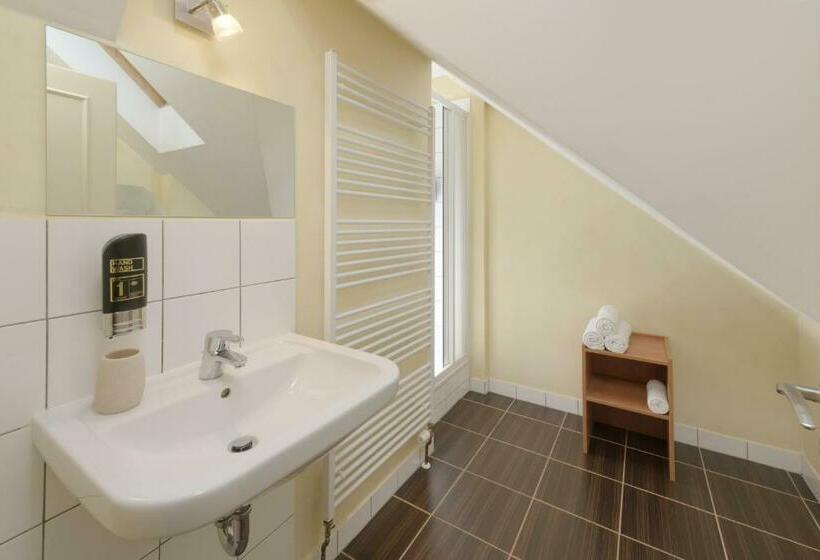 标准间, Na Staré Poště