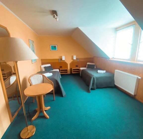 高级大房间, Nautilus