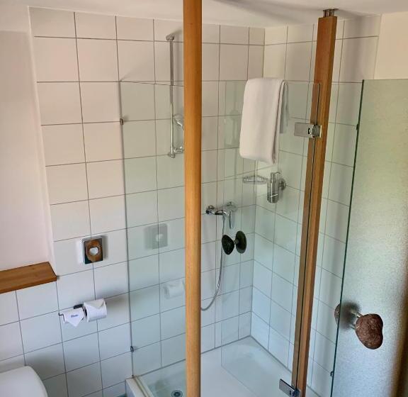 스탠다드 룸, Restaurant Schiff