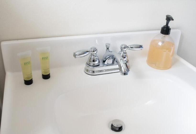 Люкс, Mt Williamson Motel And Basecamp