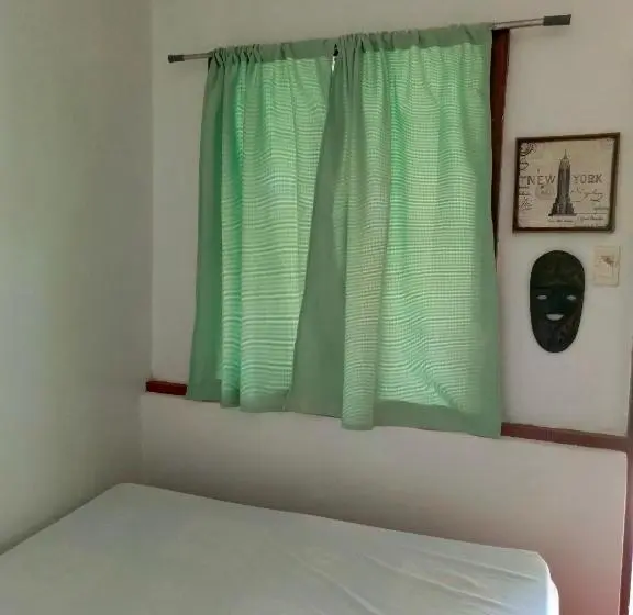 اتاق اکونومی, Mil's Hillside Tourist Inn