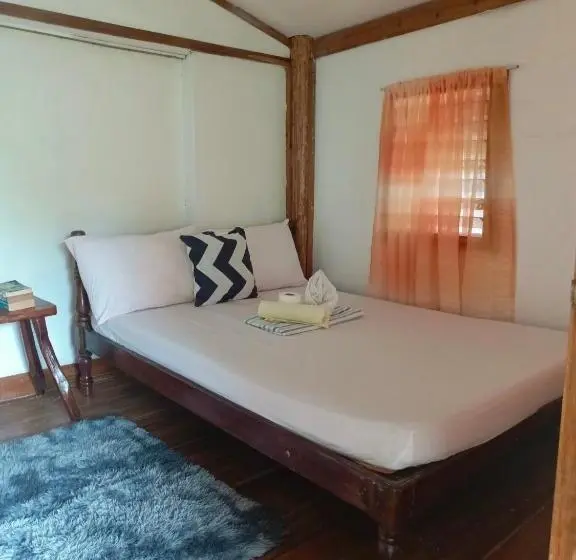 بانگلوی استاندارد, Mil's Hillside Tourist Inn